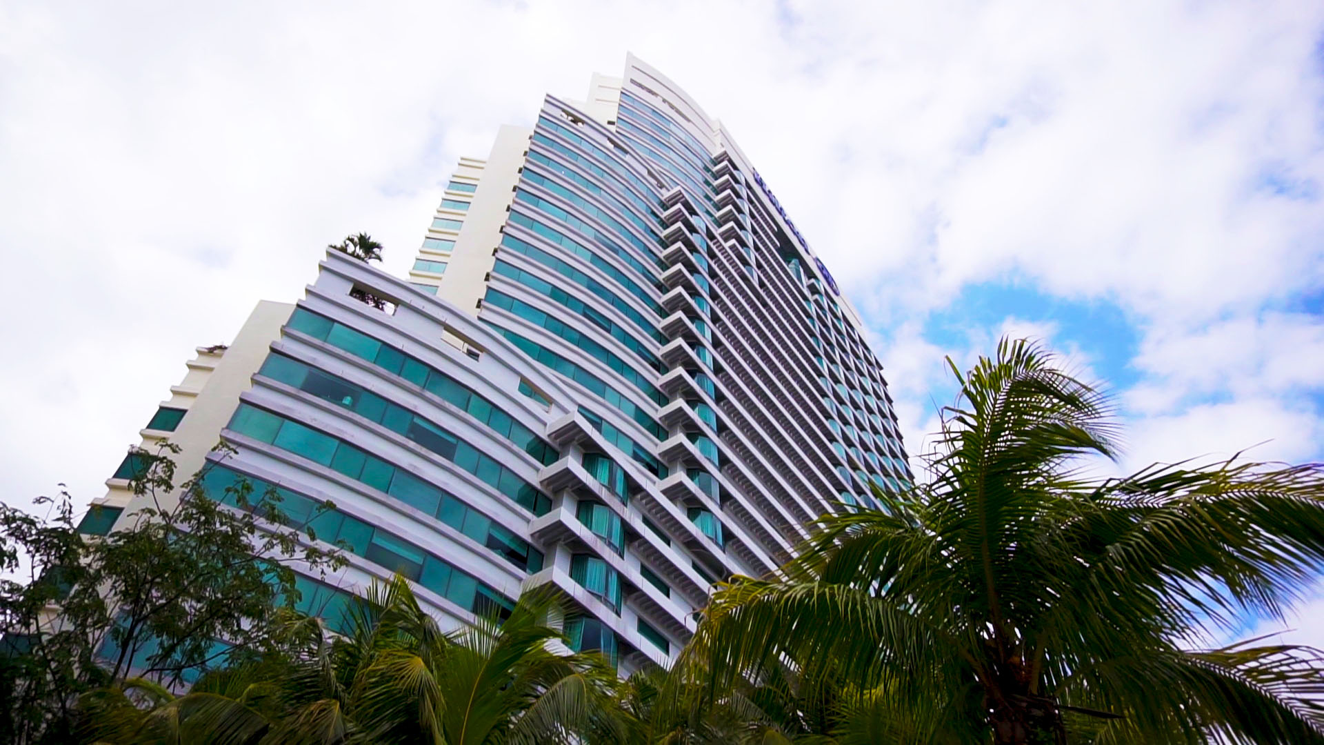 Staycation at Hilton Kuala Lumpur (Hotel Review) – Puri & Sue
