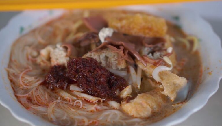 Best food in Penang - Curry Mee